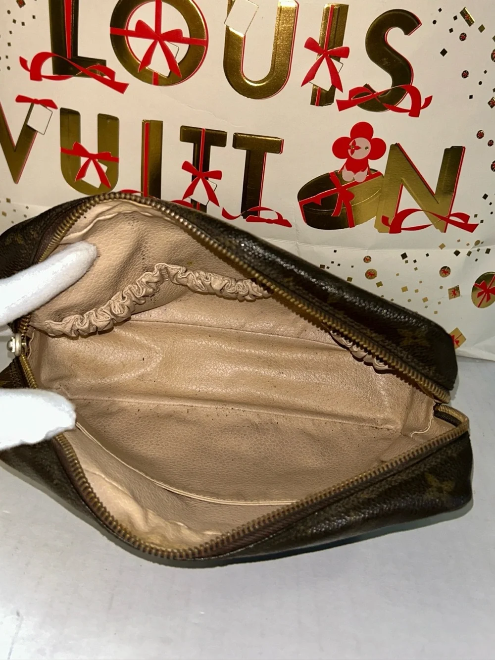 Auth Louis Vuttion Monogram Vanity pouch